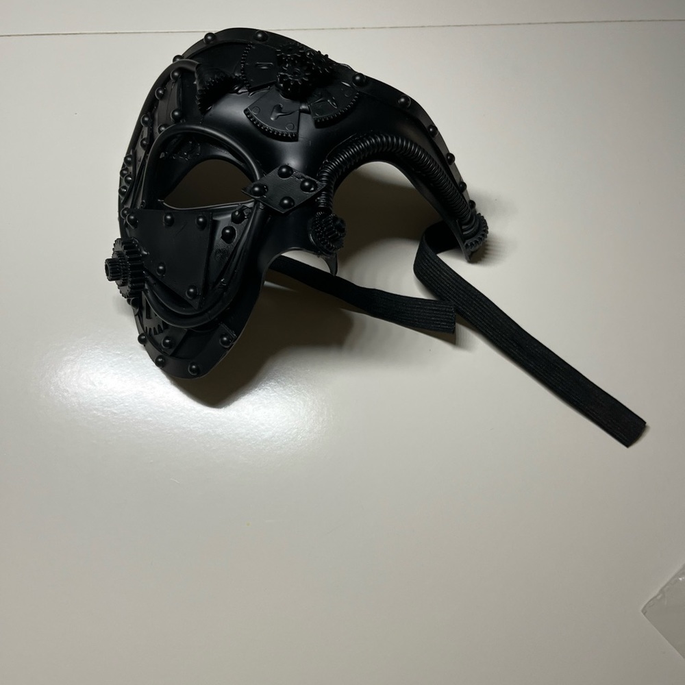 Malt black party design mask